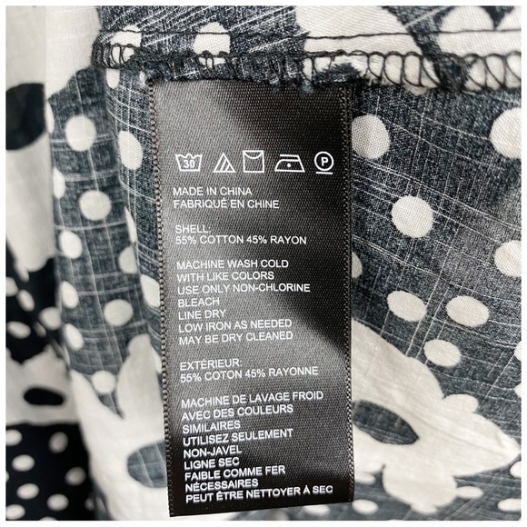 Urban Outfitters Jocelyn Black Floral Wrap Dress Size Small - Picture 13 of 13